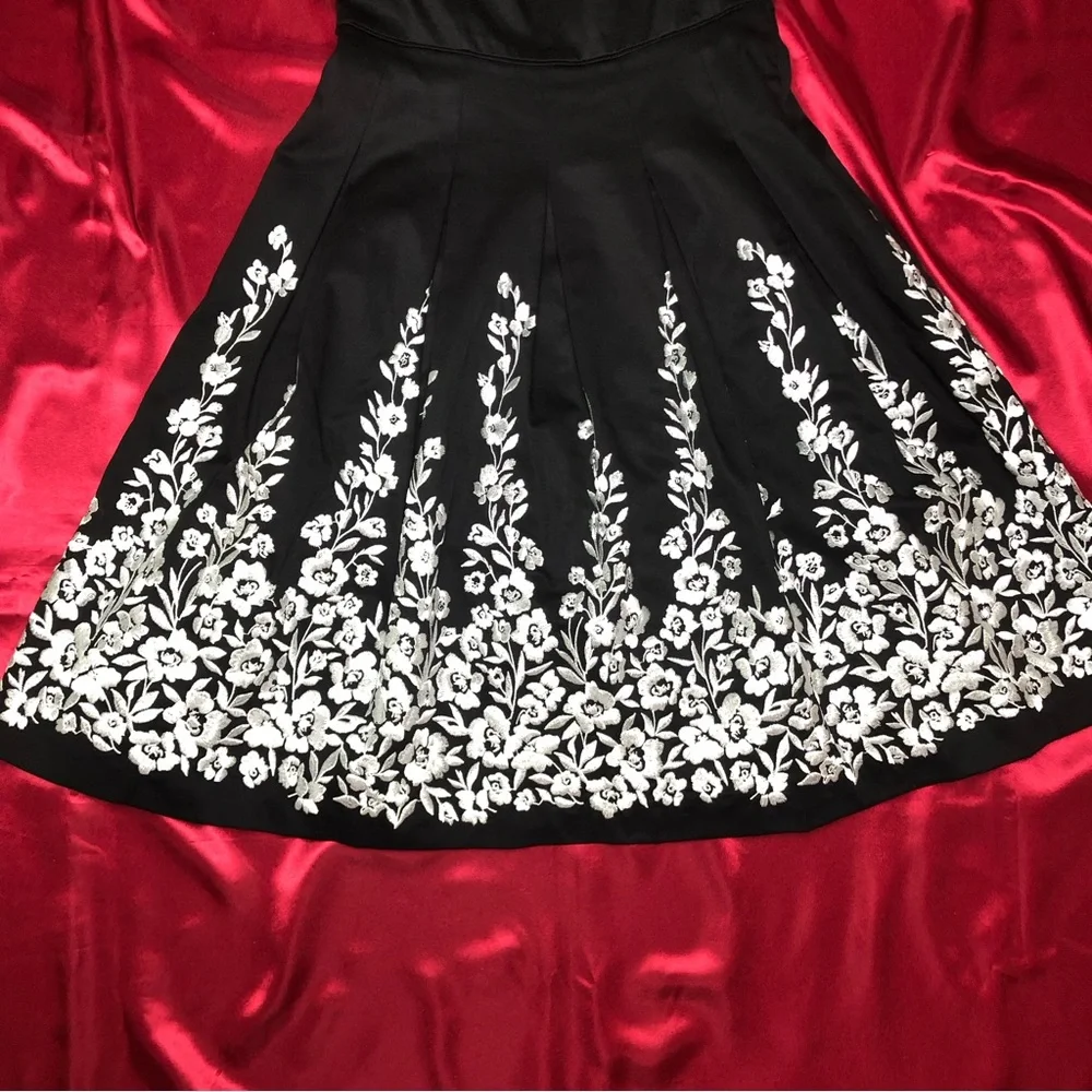 White House Black Market (WHBM) Sleeveless V Neck Embroidered Fit & Flare Dress - Picture 10 of 12